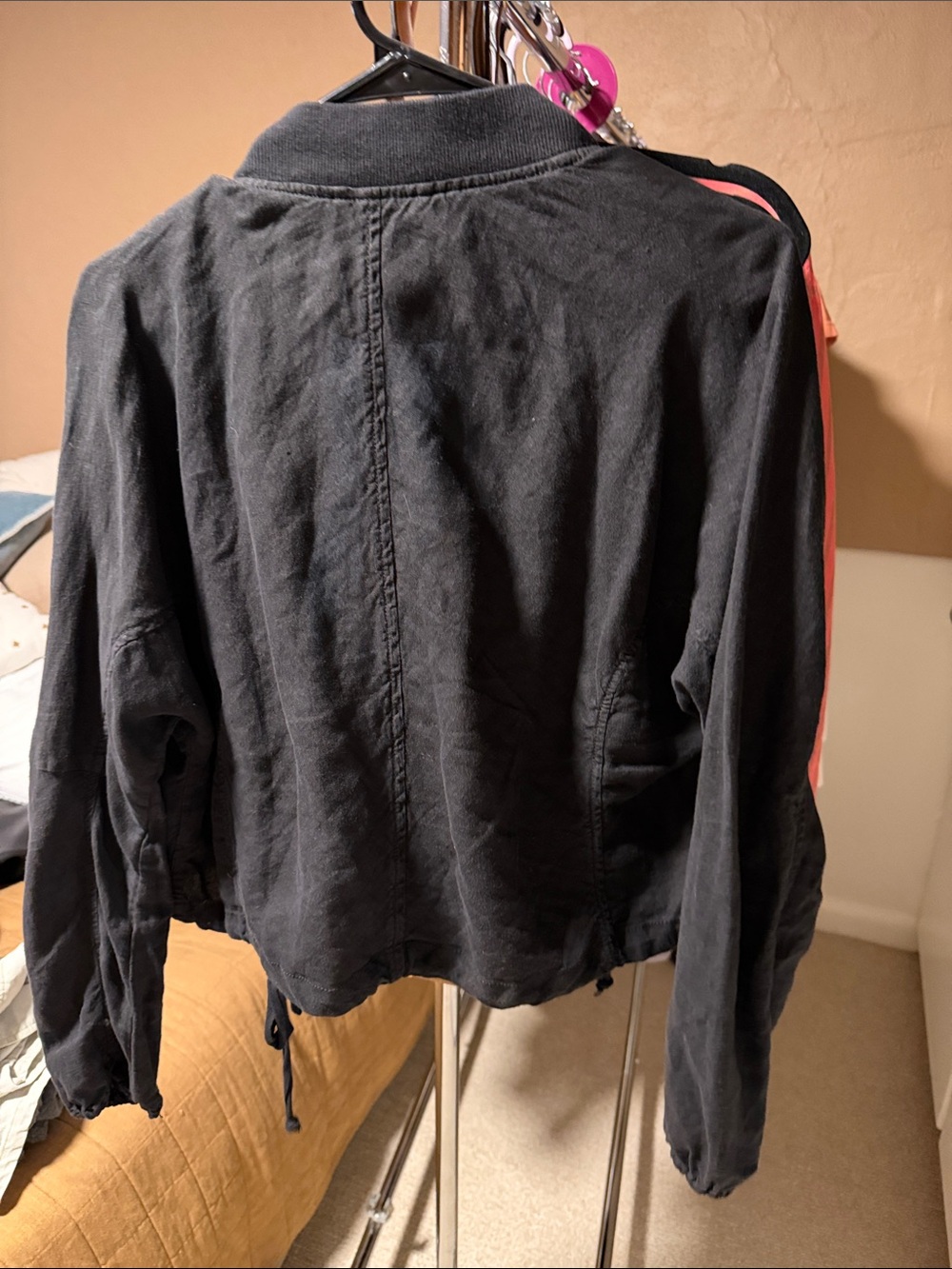 Evereve Black 100% Linen Relaxed Noa Bomber Jacket - Picture 7 of 7